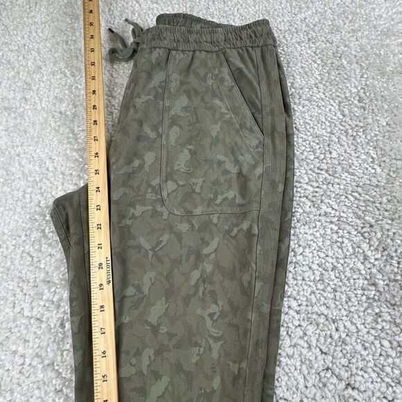 Athleta Farallon Jogger Olive Green Camo - Picture 9 of 10